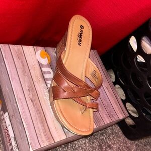 Brown low slip on wedges